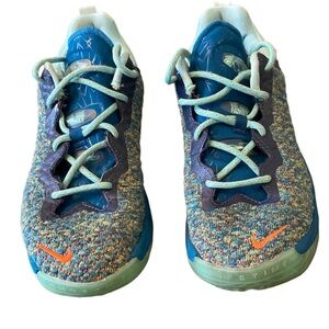 Youth Lebron Sneakers